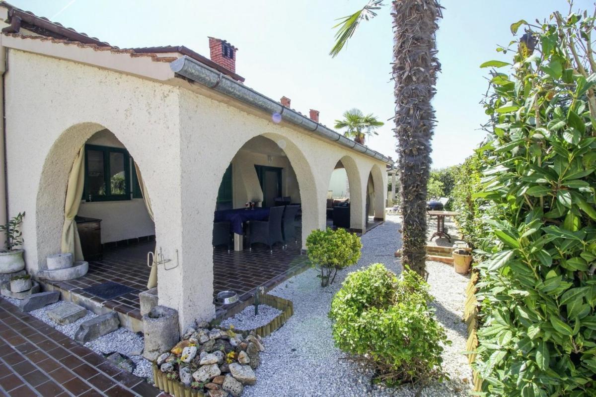 Casa Parenzana In Porec - Haus Fuer 7-9 Personen Экстерьер фото